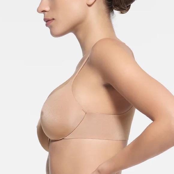 Skims Ultimate Bra Push-up Nipple Bra - Picture 2 of 4
